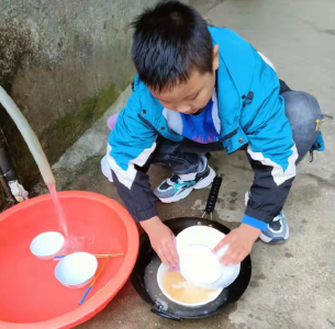 【脉旺镇】脉旺小垸子小学设有孝亲敬老月