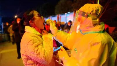 【综合】从快主动排查 我市连夜组织核酸检测 