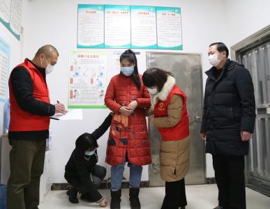 【综合】爱心接力 让患病青年迎来希望