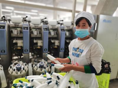 【湖北日报】她们是车间里的巾帼力量！