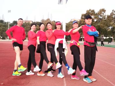 喜庆“三八”妇女节  50余名女跑友激情开跑！