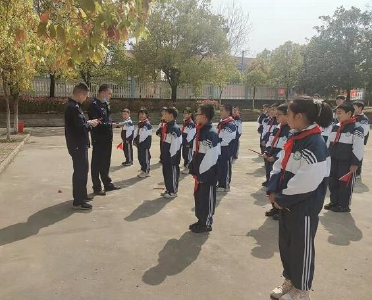 【回龙】反诈宣传进校园 警校共筑安全墙