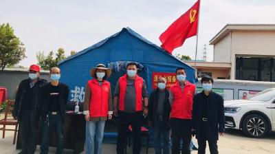 【汈东】抗疫一线党旗飘 主题党日“别样红”