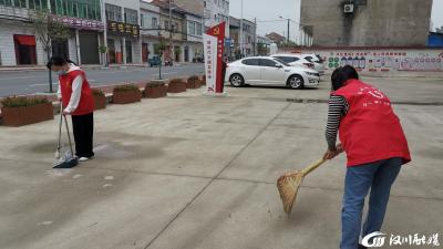 【杨林】开展巾帼志愿服务活动