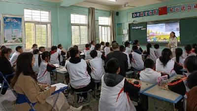 【综合】全市小学英语中青年教师优质课竞赛活动在回龙举行