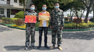 【麻河】为“四有”优秀士兵送喜报