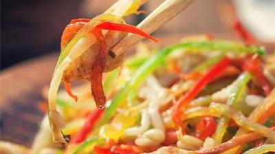教育部要求！9月起，中小学生要学做饭