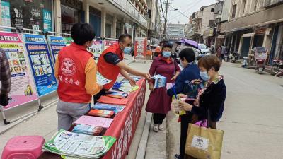 【刘家隔】“平安早市”为群众送上法律“早餐”