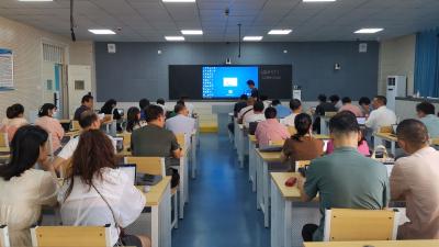 【汉川二中】高三教师“充电”忙