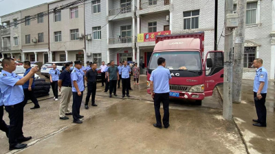 【商务局】一辆非法改装“流动加油车”被查获
