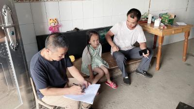 【开发区】教师走村入户听民声