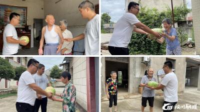 【综合】炎炎夏日送清凉 西瓜解暑又暖心