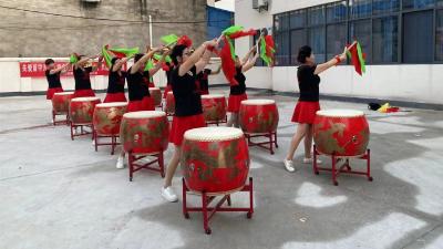 【庙头】威风锣鼓恰恰舞 “半边天”扬正能量