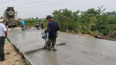 【湾潭】新建2786米产业路 打通致富“快车道”