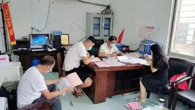 【湾潭】监督不缺位 织牢疫情“防控网”
