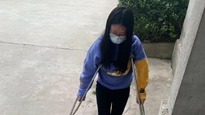 疫情防控排头兵  带病坚持践使命
