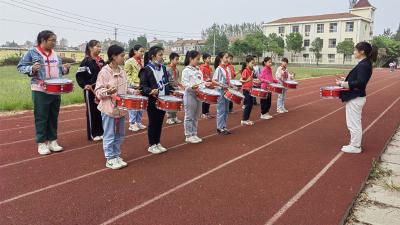多彩社团促“双减”