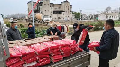 爱心企业送来价值3万余元生活物资助力“共同缔造”