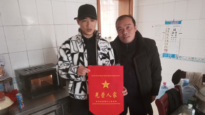里潭乡：关爱退役军人 年画传递温暖
