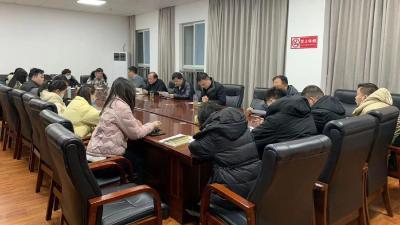 仙女山街道召开年轻干部成长座谈会