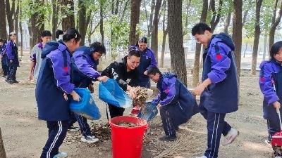 汉川一中：学习雷锋精神 助力文明校园创建