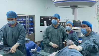 隐形疤痕手术：经脐单孔腹腔镜！