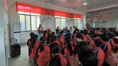 刘家隔镇蓝天希望小学举行毕业班动员大会