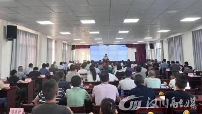 这场研讨会上，10余名“精英”分享心得