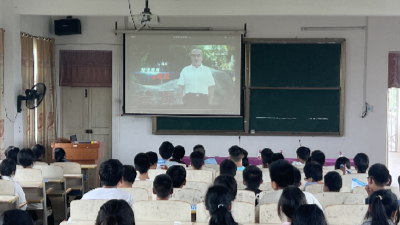 里潭乡：送孩子一个平安“伴侣”