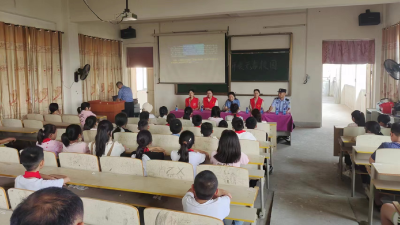 祖国花朵，必不能长于流毒之地——里潭乡法治禁毒进校园，创建平安学校