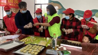 城隍镇开展庆中秋迎国庆志愿服务活动