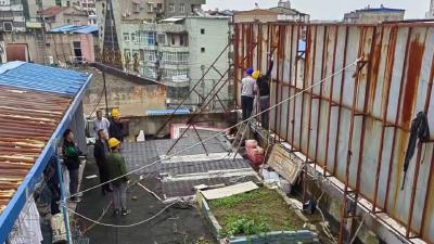 汉川市依法拆除一大型户外广告牌