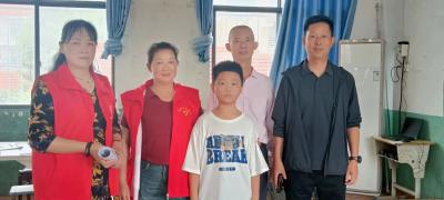 有困难别害怕，党和国家帮你长大