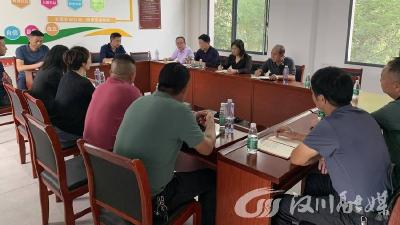 市人大调研组到这个乡视察调研