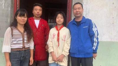 入户家访暖人心  家校共育探寻成长