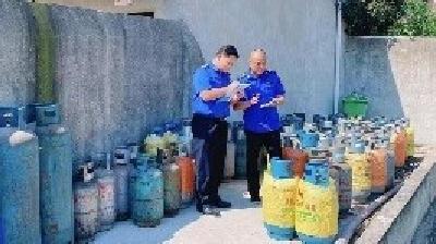 重拳出击打“黑窝”，汉川扣押违规液化气钢瓶107个