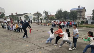 村小运动会 “童”样很精彩