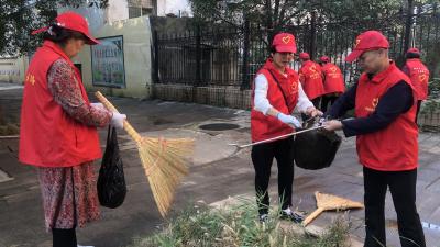 全员动手扮靓社区 迎接“三节两会”到来