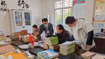 麻河镇中心初中开展教学常规暨“双新”工作督查