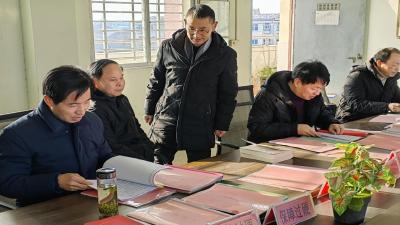 新堰：党建检查促进学校实力提升