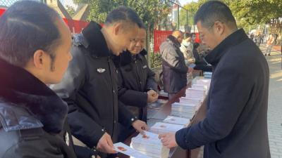 汉川市水利和湖泊局组织开展宪法宣传活动