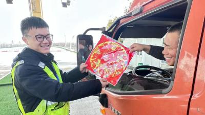 “春运”宣传进行时 温暖平安幸福路