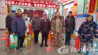 沉湖镇组织慰问现役义务兵家属