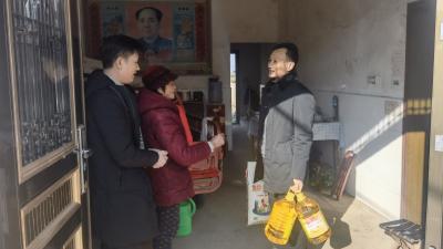 汉川法院开展乡村振兴结对帮扶“送温暖”活动