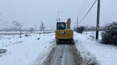 以雪为令、闻雪而动——湾潭乡多措并举扫雪除冰保畅通