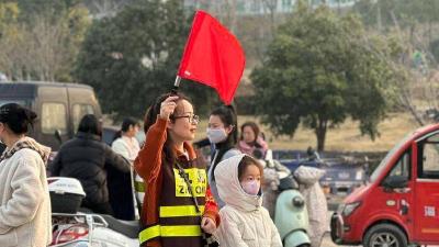 汉川市仙女山三小成立“家长志愿护学岗”