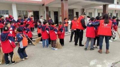 学雷锋，环保我先行！