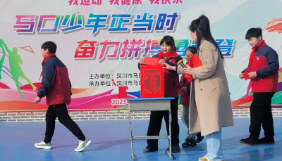“学雷锋，践行动”，这些小学生这样做！