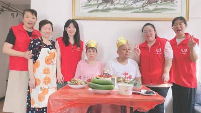 浓情迎佳节 关爱暖人心