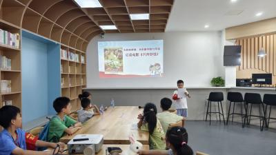 光影映辉煌，同心庆华诞